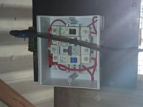 Meter Box are e mena inanon te mwenga are e katitiki man Baokin te iti.